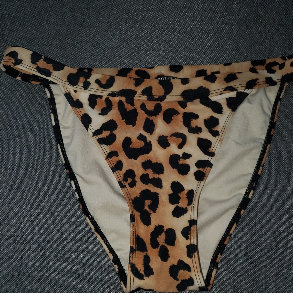 Bikini set - Picture 3 of 4